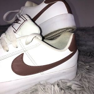 nike a02810